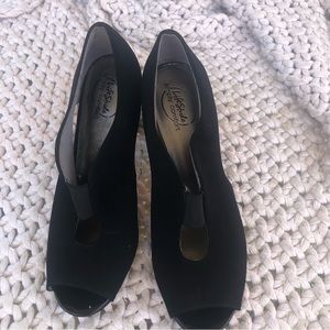 Life Stride Simply Comfort black suede dressy heels